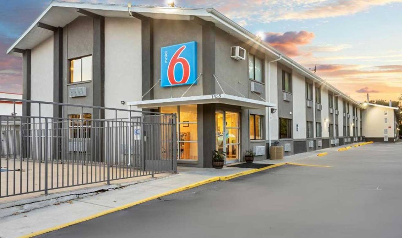 Motel 6
